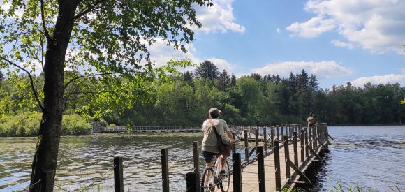 Roulotte en amoureux au bord de l'eau, proche Dijon