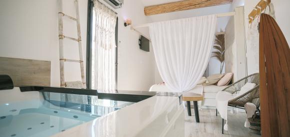 Love room, suite cocooning avec jacuzzi privatif entre Marseille et Toulon