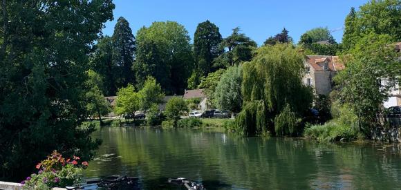 Maison de village pour 2 personnes, avec jacuzzi privatif dans la chambre à 6km de Fontainebleau