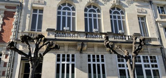 Suite avec Lit Rond, jacuzzi et sauna à Epernay