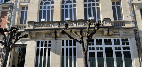 Suite avec Lit Rond, jacuzzi et sauna à Epernay