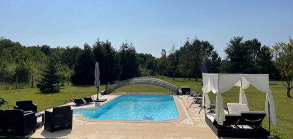 Gite Romantique de luxe avec jacuzzi et piscine, proche de Tours