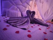 Love room, suite cocooning avec jacuzzi privatif entre Marseille et Toulon - 7