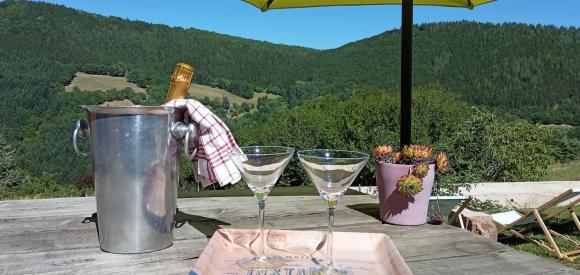 Séjour Romantique dans une love room au cœur des Raspes Du Tarn, Aveyron