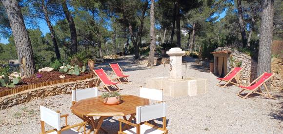 Romantisme dans un moulin provencal avec jacuzzi privé extérieur, Bouches du Rhône