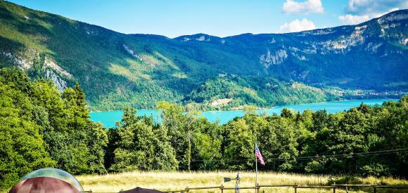 Bulle avec vue sur le lac et spa privé, Savoie