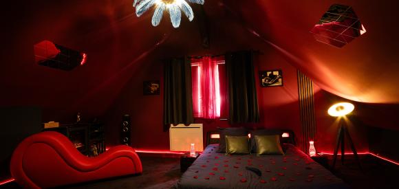 Love room nuances de plaisir avec spa privé, Troyes