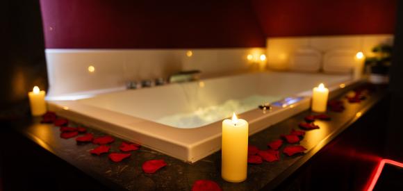 Love room nuances de plaisir avec spa privé, Troyes