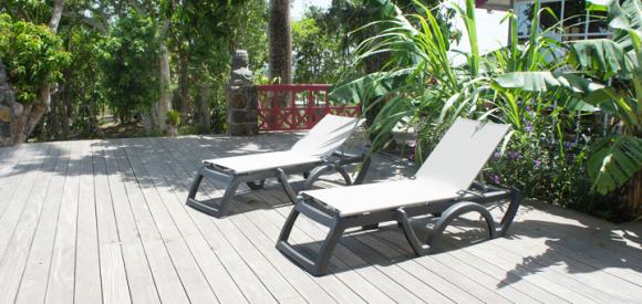 Villa coloniale et moderne, piscine privée à débordement sur les Caraïbes, Guadeloupe