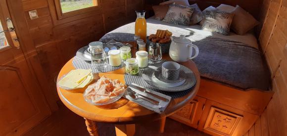 Roulotte avec baignoire SPA, Pyrénées