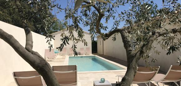 Mazet avec jacuzzi privatif et pîscine, UZES