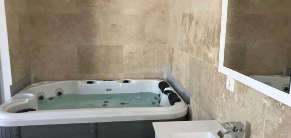 Mazet avec jacuzzi privatif et pîscine, UZES