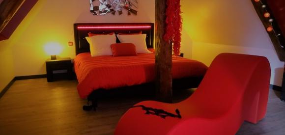 Magnifique gite romantique et sexy pour amoureux, spa, lit rond à Tours