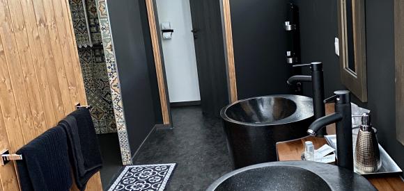 Suite avec Lit Rond, jacuzzi et sauna à Epernay